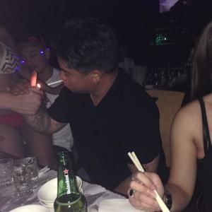 Meet your Posher, Vuong